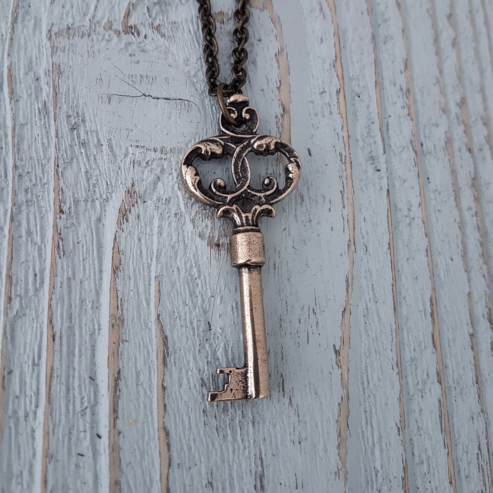 Vintage Key Pendant Necklace - Antique Boho Jewelry for Unique Style