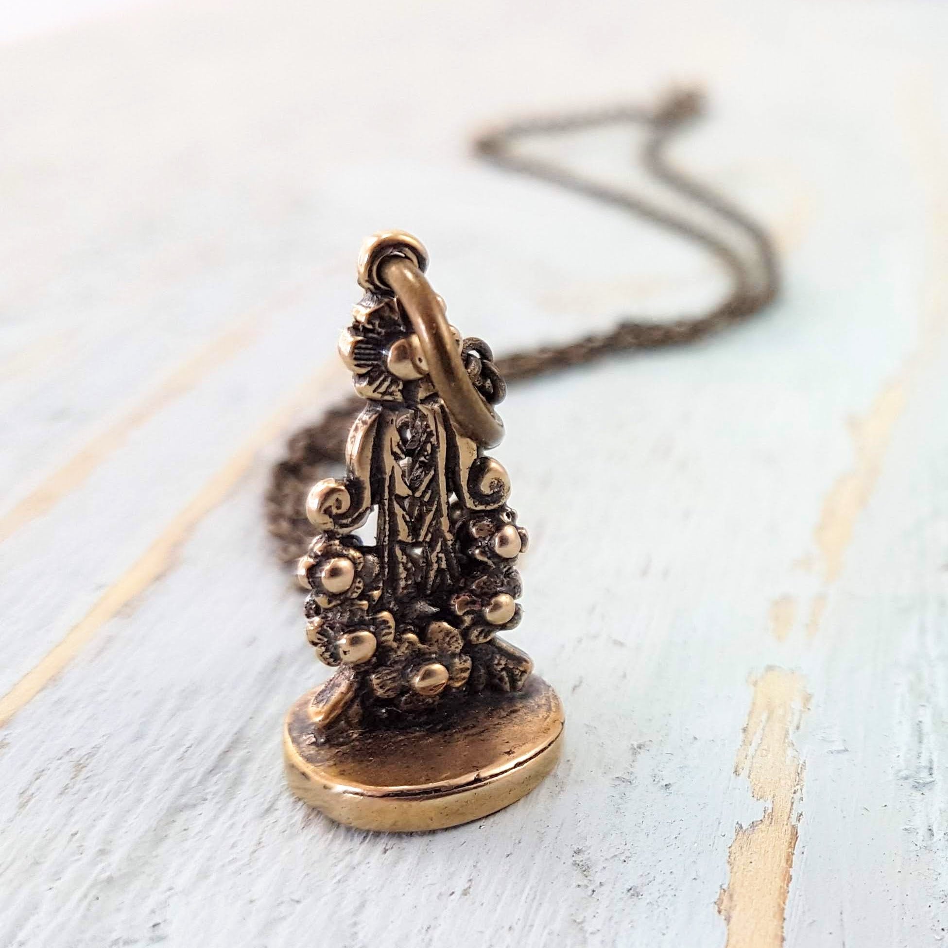 Personalized Wax Seal Necklace My Design Pendant Custom Design Jewelry Gold Engraved Jewelry My Name Wax Seal Stamp Gift for Wedding - Gwen Delicious Jewelry Designs